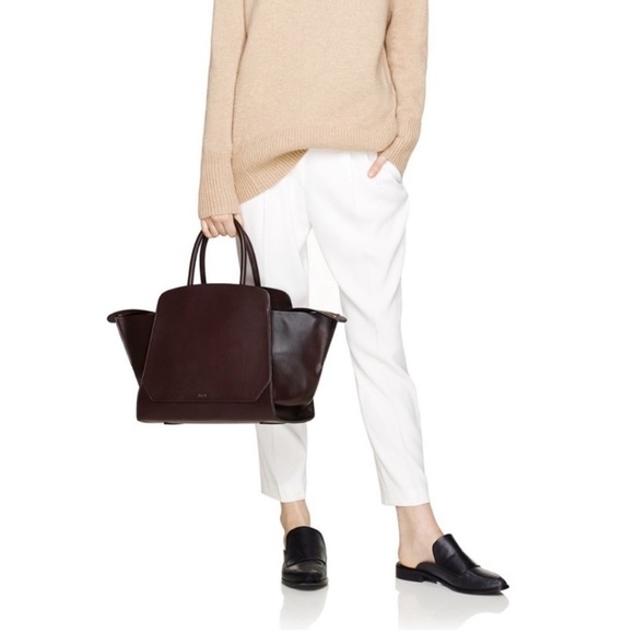 Aritzia Handbags - Aritiza Auxiliary Balthazar trapeze satchel tote handbag, brown leather